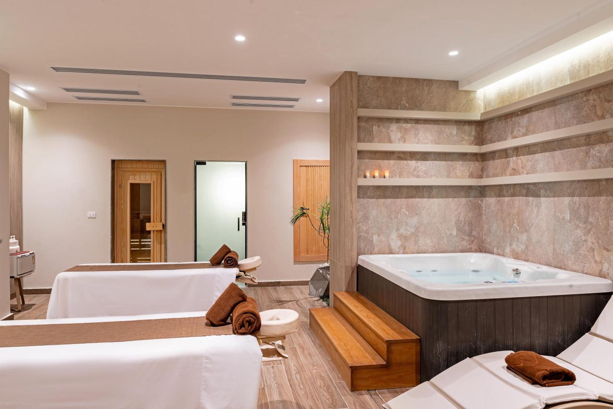Sentido Naga Bay - Family Friendly (Adults Only)